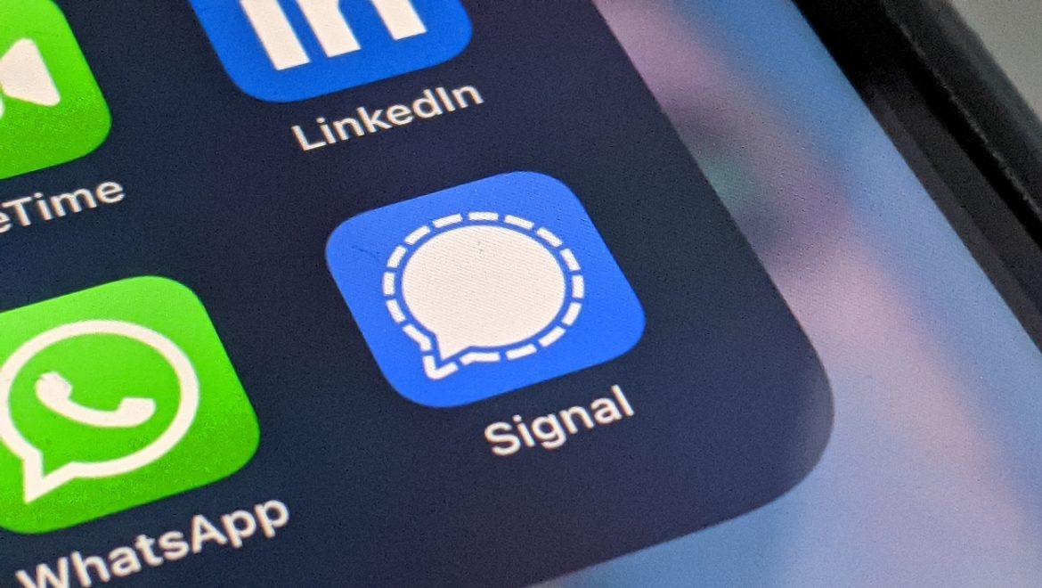 whatsapp signal